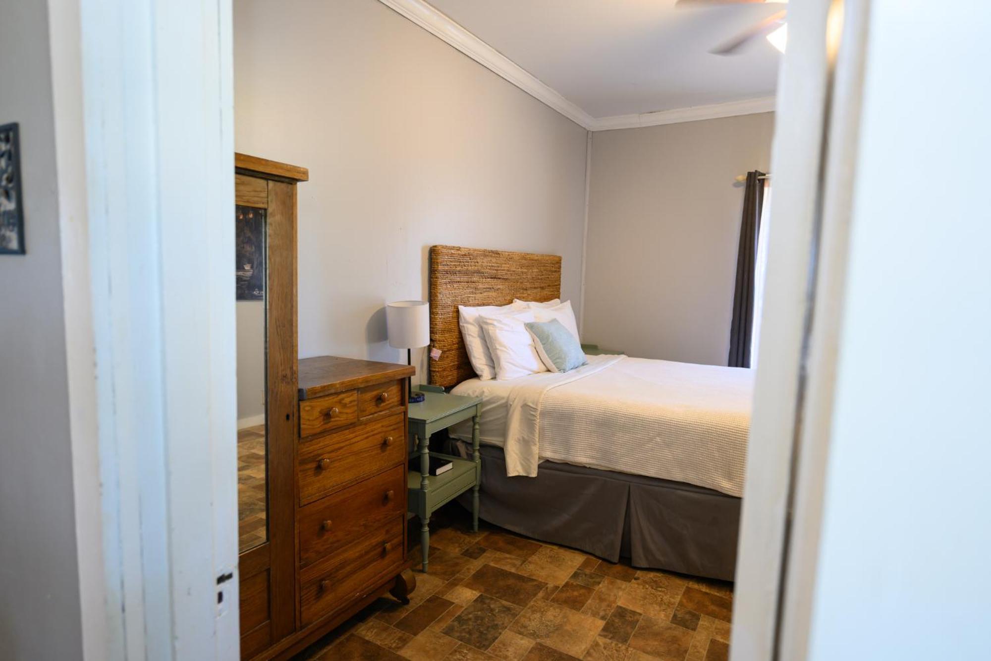 Turn On Inn Lake Village 部屋 写真